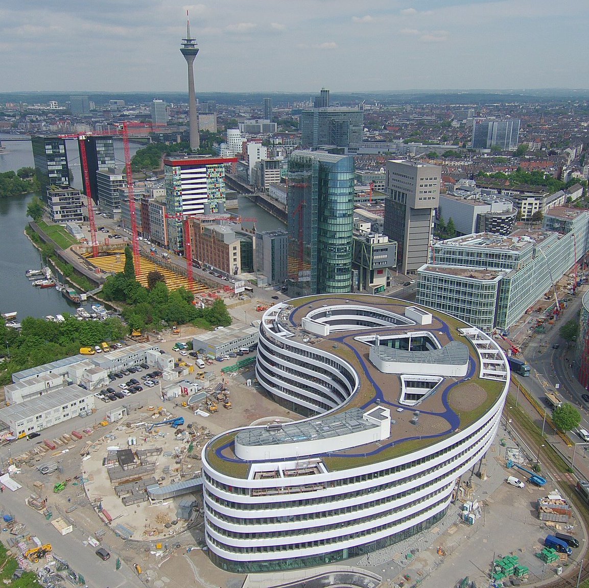 Aerial view of the new trivago campus